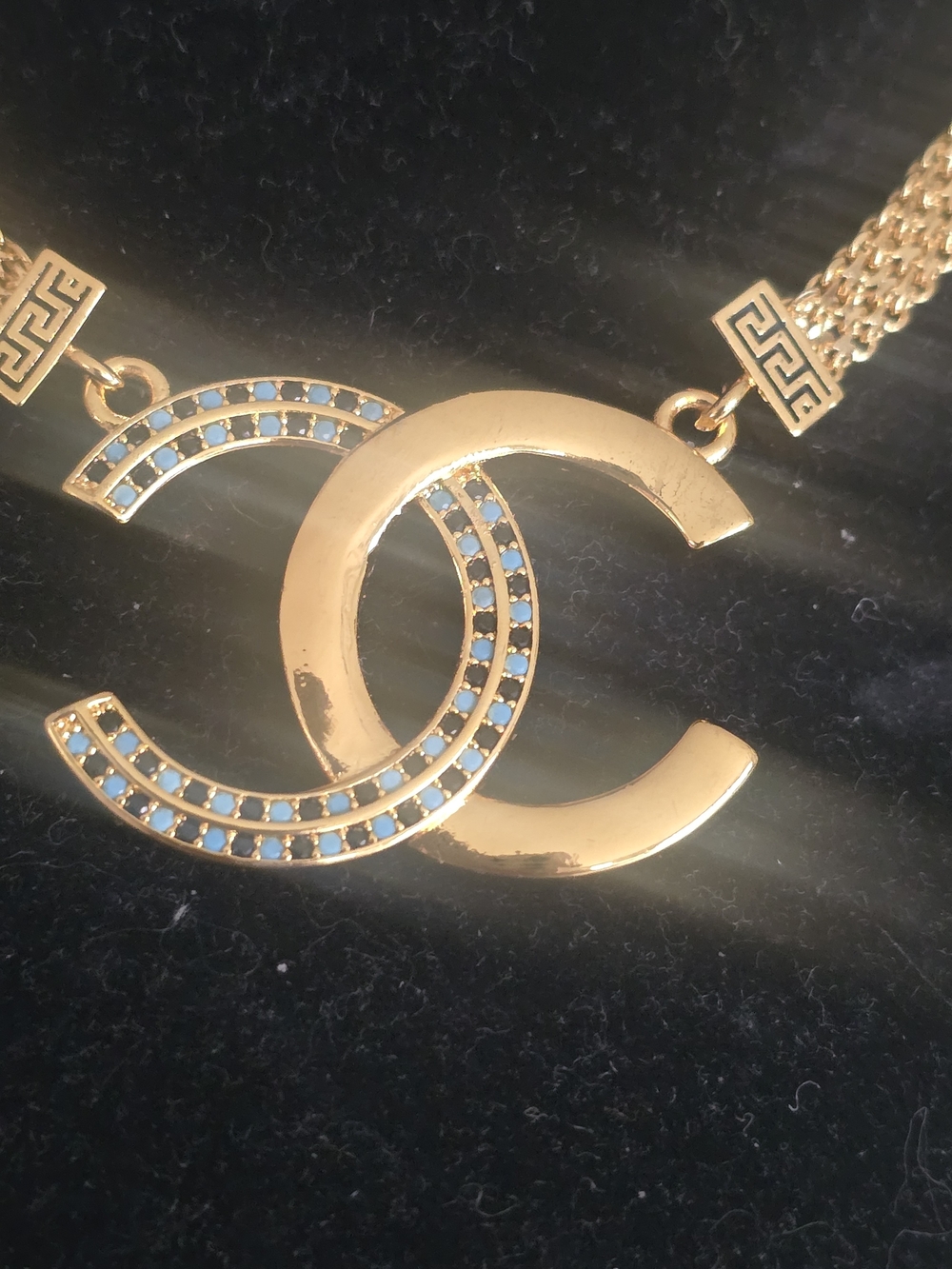 22kgp Dubai Gold-Tone Interlocking Circle Pendant Necklace - Picture 3 of 8